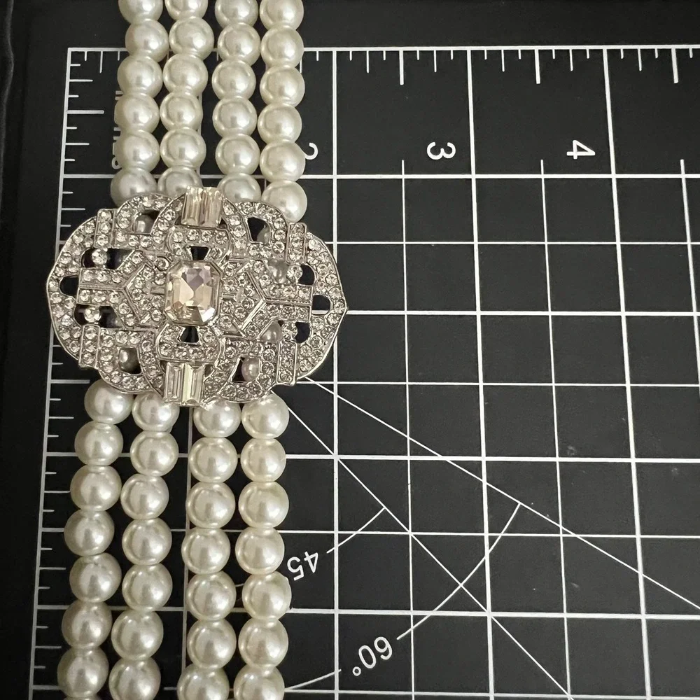 Vintage Multi Strand Faux Pearl Rhinestone Brooch Necklace 16-19.5 Regency